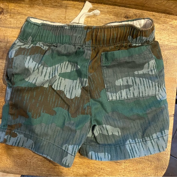 Toddler boys size 3 camo print jcrew crewcuts shorts - Picture 3 of 3